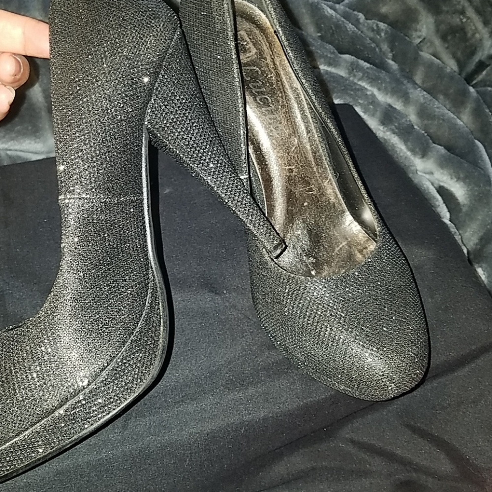 Heels - Picture 6 of 6